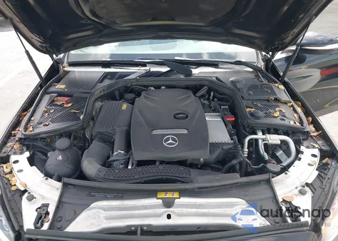 2015 Mercedes-Benz C 300 4Matic/Luxury 4Matic/Sport 4Matic z USA, uszkodzony, nr VIN 55SWF4KB5FU031879